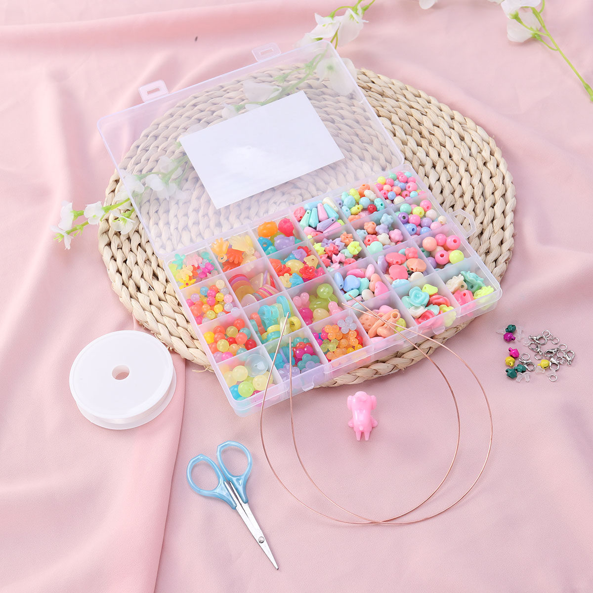 Jewelry Making Kit For Kids - ชุดลูกปัด DIY 520 ชิ้น สำหรับทำเครื่องประดับ รูปทรงและสีสันหลากหลาย