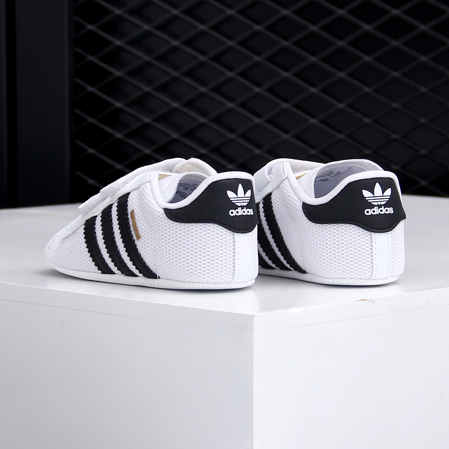 รองเท้าผ้าใบกีฬาเด็กผู้ชายอาดิ - Adidas Shoes Superstar บทวิจารณ์และราคา