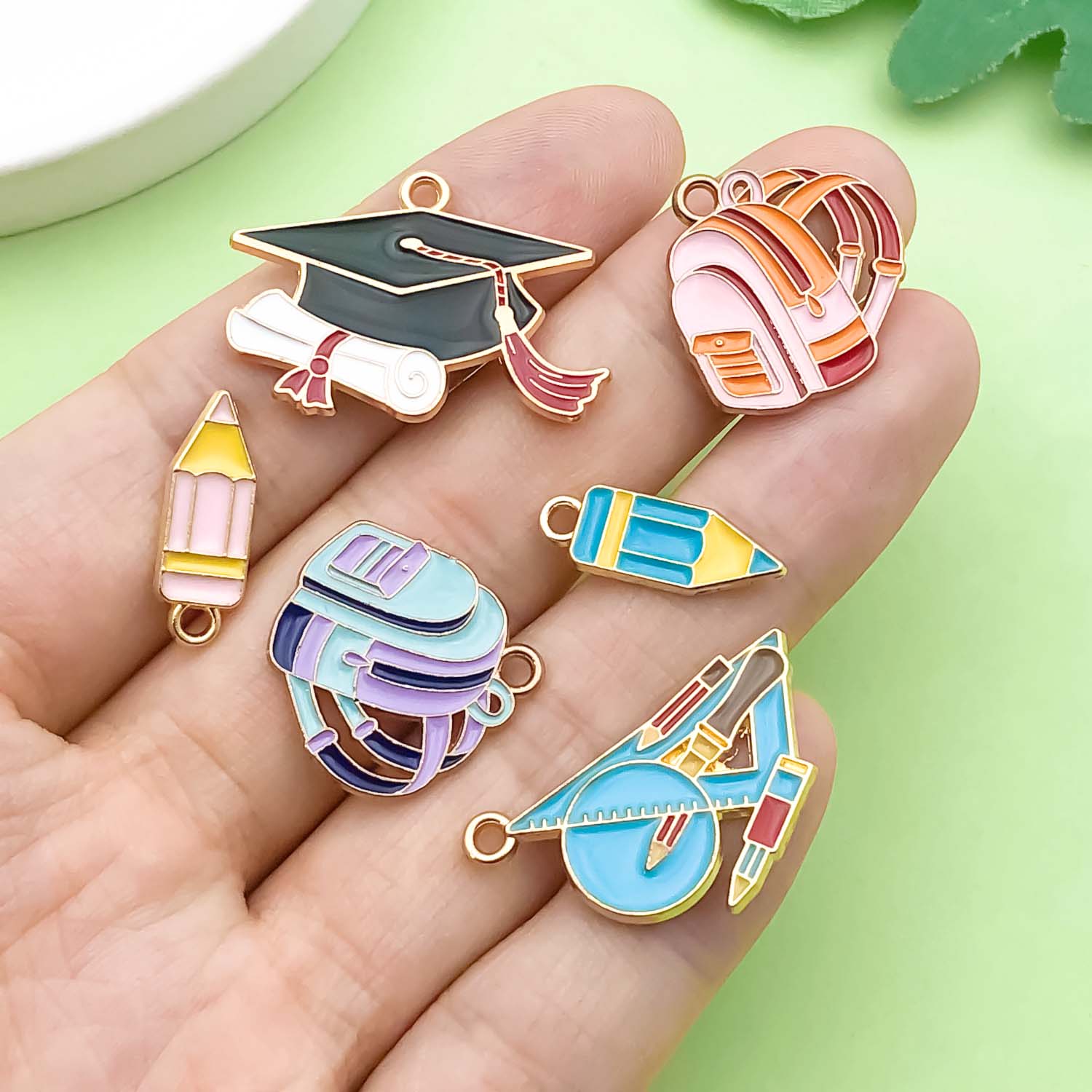 เครื่องรางฤดูกาลที่สำเร็จการศึ - Jewelry Making Guide Book บทวิจารณ์และราคา
